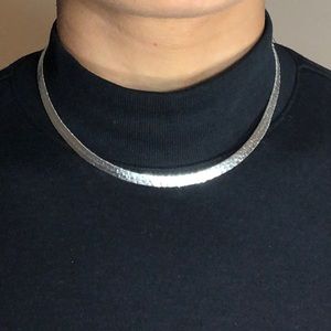 Herringbone necklace choker
